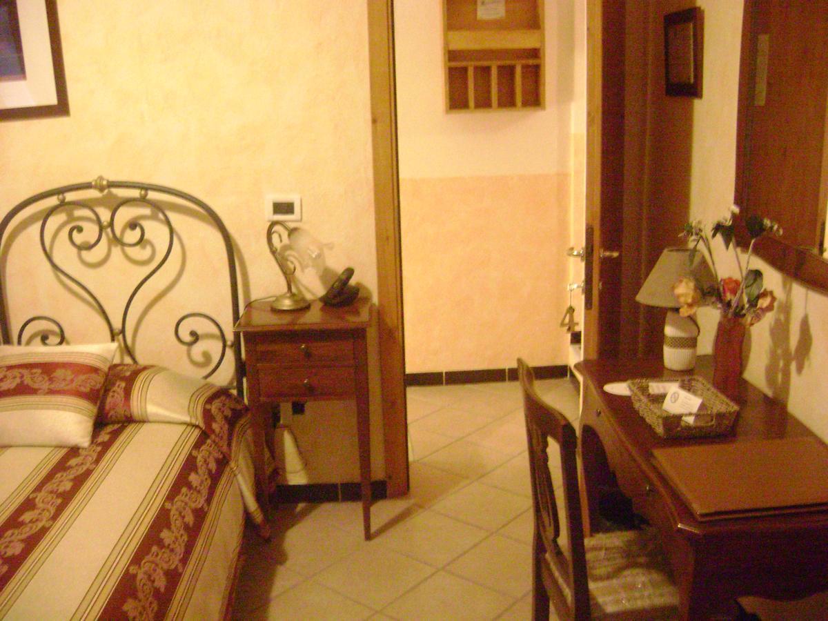 La Finestrella Di Montalto Locanda Badalucco Exterior foto